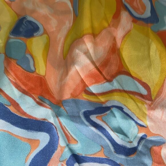 Multicolored Boxy Blouse with Vibrant Style - Picture 3 of 6